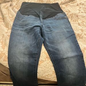 Isabell maternity jeans in excellent condition. Only worn a few times. Size 16